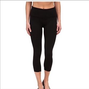 Spanx Women’s Ready to wow Capri leggings